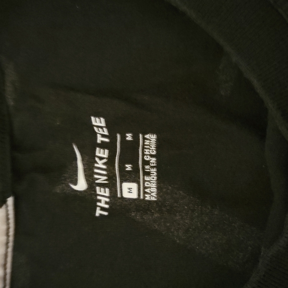 Nike brand Crop Top - Picture 2 of 2